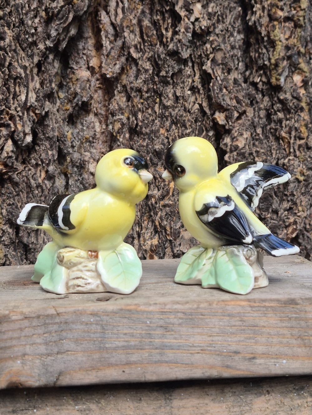 Vintage Japan Goldfinch Bird Salt & Pepper Shakers Ceramic Mid Century